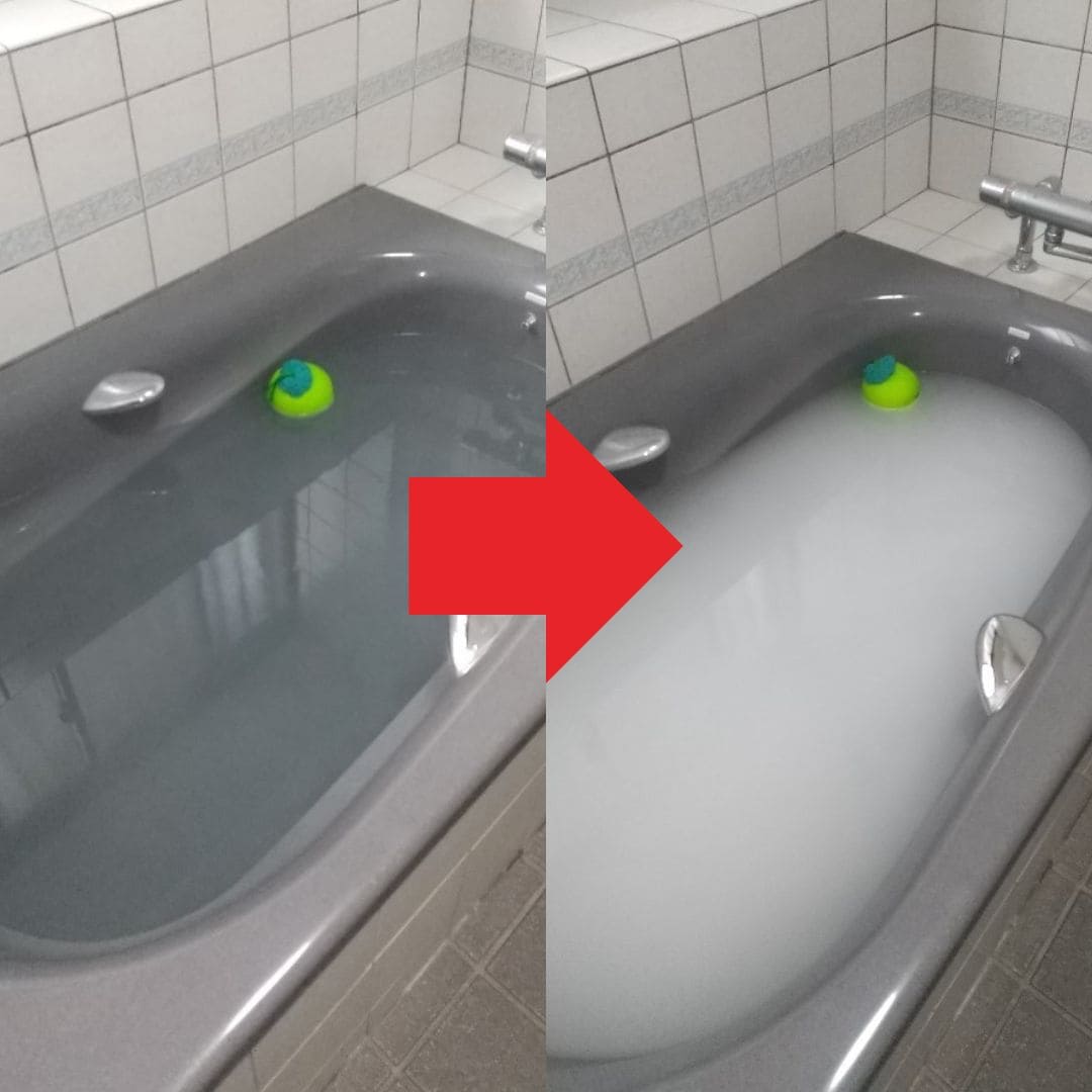 Mirai Clinical Bath Salts effect on water clarity before and after use.
