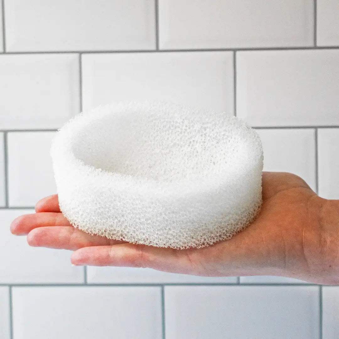 Quick-dry soap dish for storing deodorizing persimmon soap cleanly.