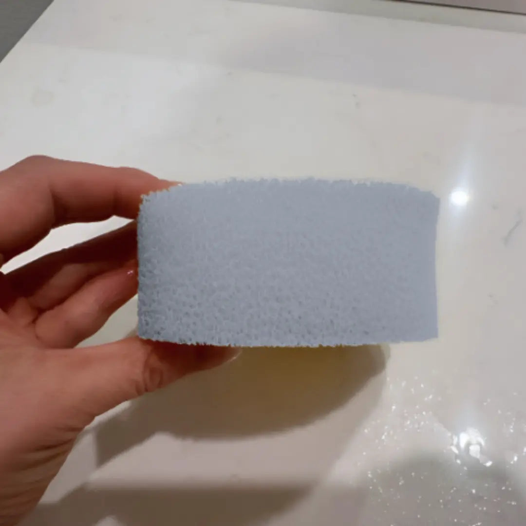 Quick dry sponge soap dish for keeping soap dry and clean.
