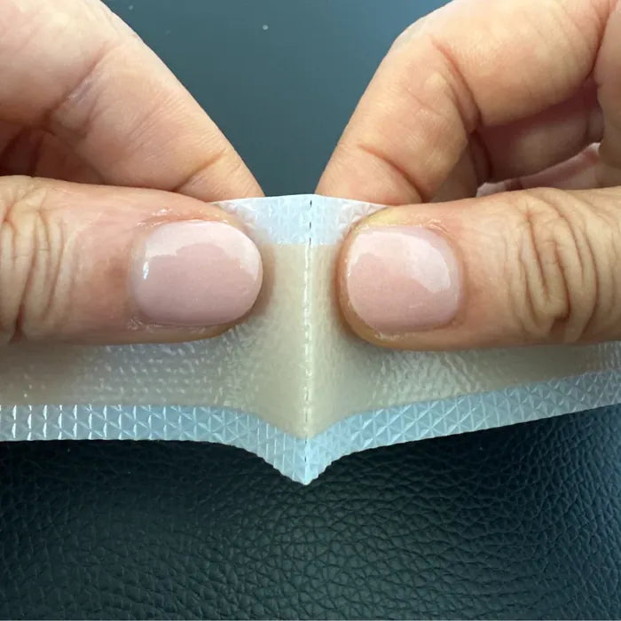 Step-by-step demonstration of tearing Mirai Clinical's Sleep Tape, showing the proper method for optimal application and use 